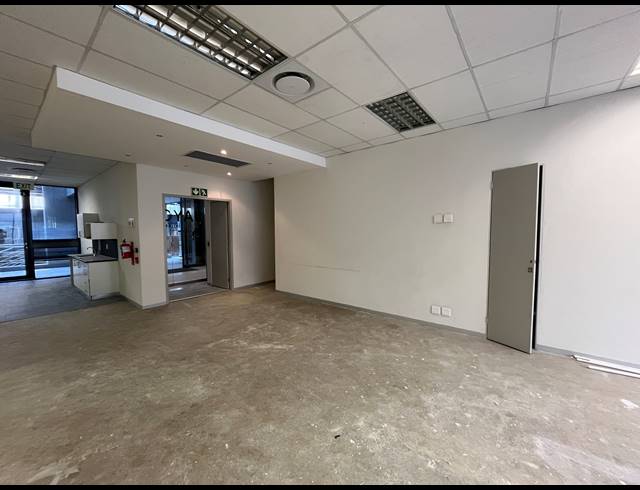 236M² OFFICE TO LET IN WOODSTOCK